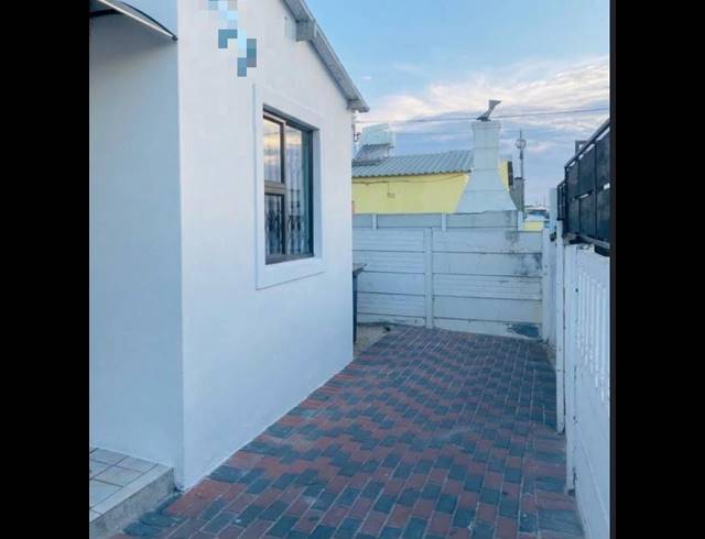 3 BEDROOM FREEHOLD FOR SALE IN KUYASA